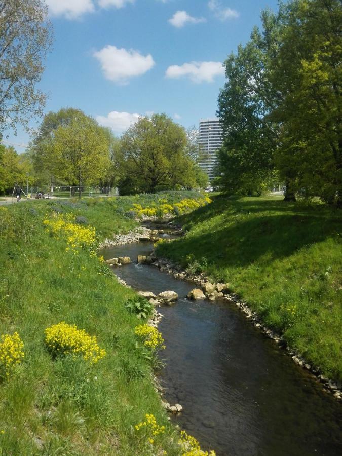Ruhiges Apt. Direkt Am Naherholungsgebiet Mit Seeblick, Zentrum 5Min, Messe 18Min Nuremberg Bagian luar foto