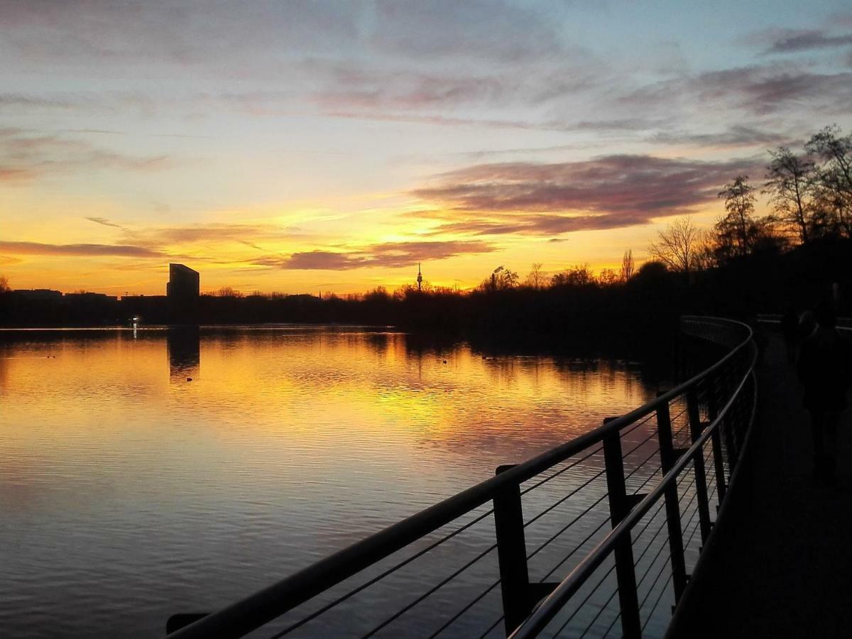 Ruhiges Apt. Direkt Am Naherholungsgebiet Mit Seeblick, Zentrum 5Min, Messe 18Min Nuremberg Bagian luar foto